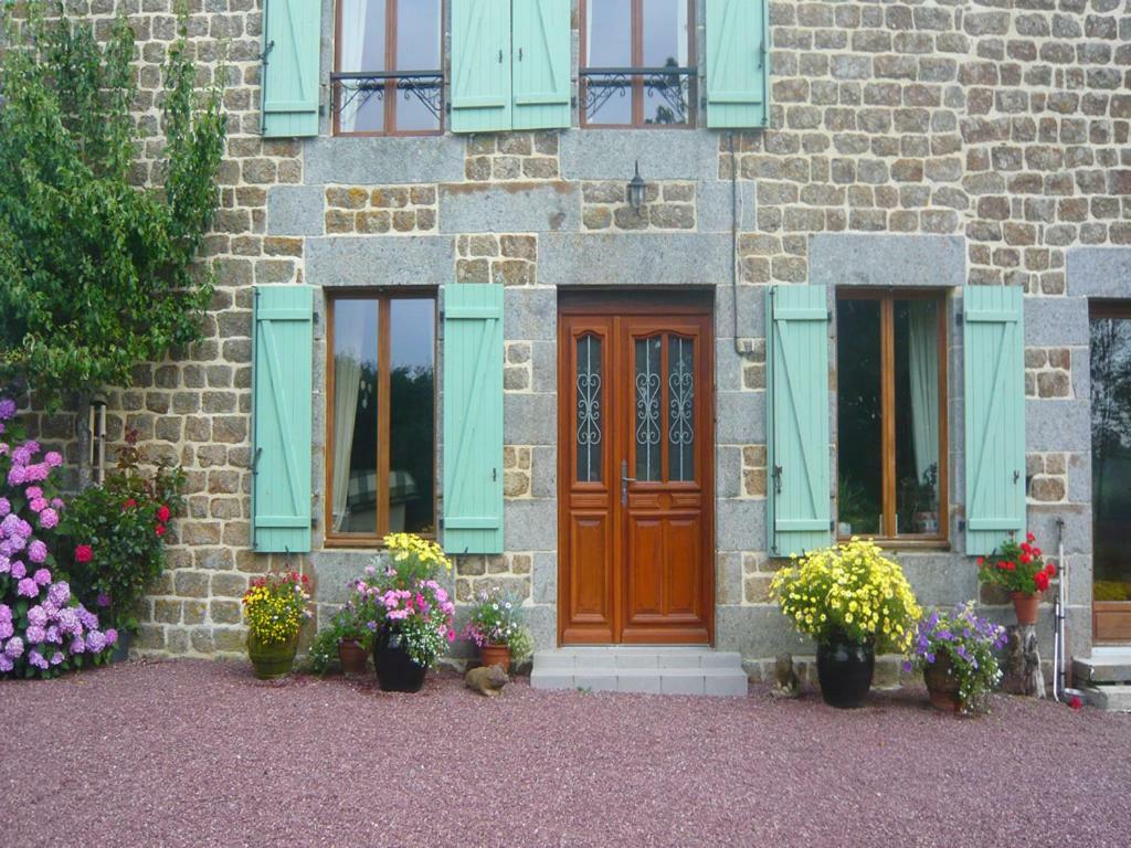 Le Rocher B&B Yvrandes Exterior photo