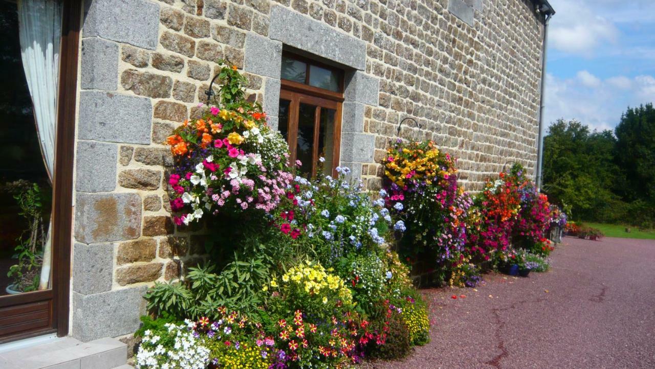 Le Rocher B&B Yvrandes Exterior photo